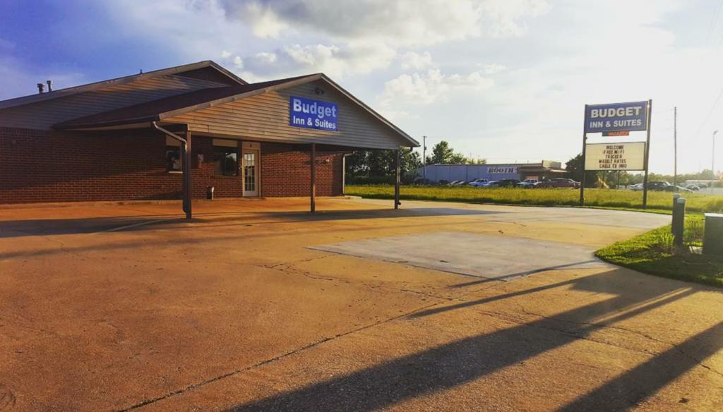 Budget Inn And Suites Siloam Springs Exterior photo